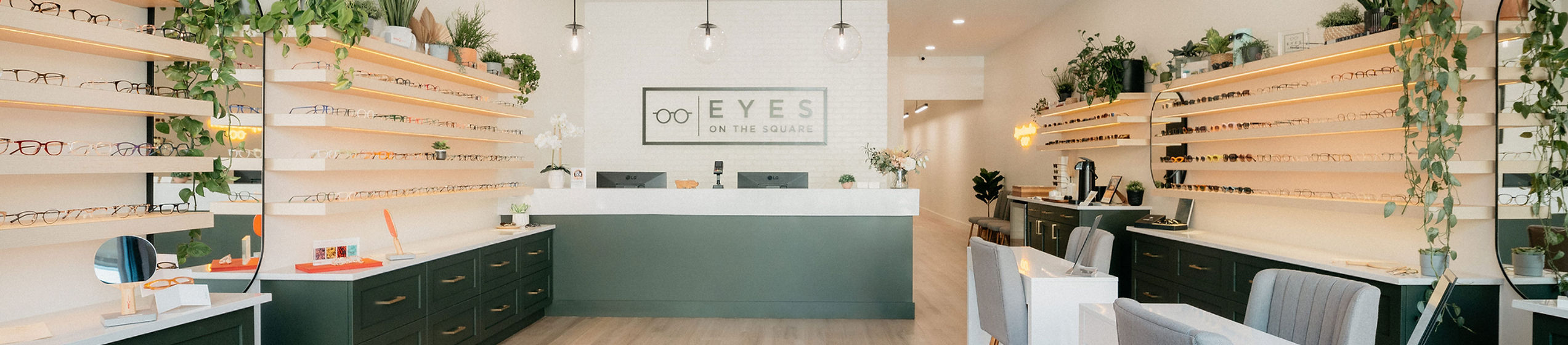 Eyes On The Square Optometrist Sets New Standard for Comprehensive Eye Care